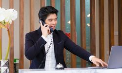 Receptionist
