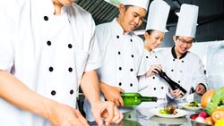 Commis Cook