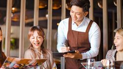 Host / Hostess