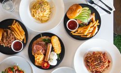  Service Crew (Western / Japanese Cuisine)